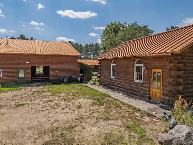 $1,199,900 | W2470 County Road B, Dalton, WI 53926