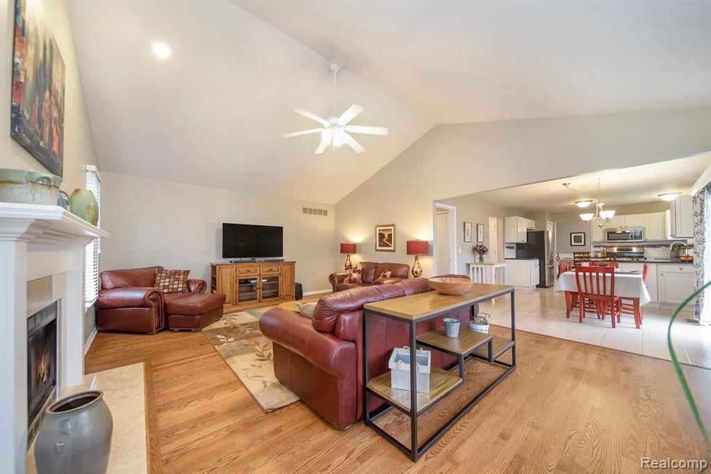 3438 Cascade Circle Rochester Hills, MI 48307 - Photo 5 of 35