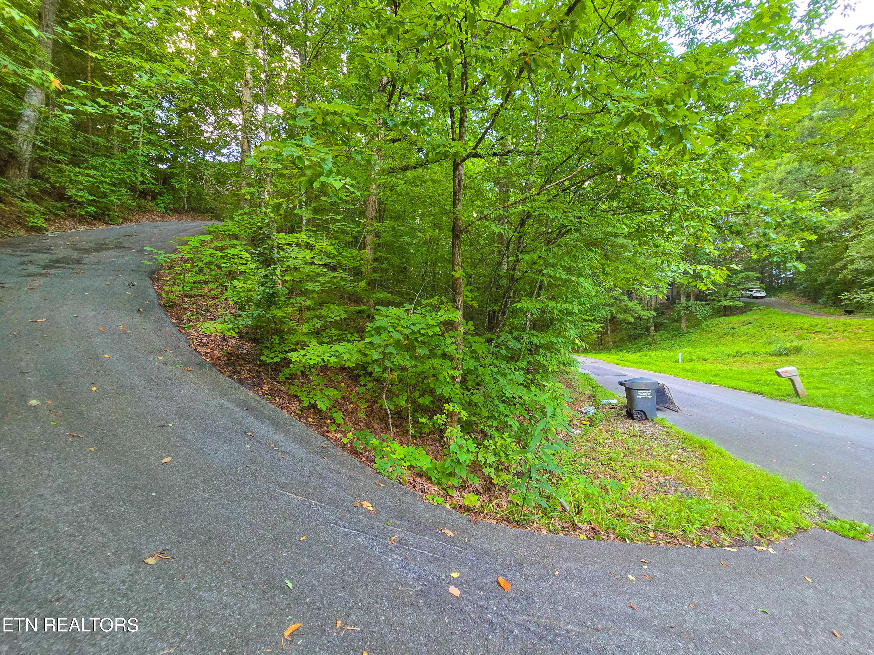 2113 Applewood Road Sevierville, TN 37862 - Photo 31 of 35 20260803_201023