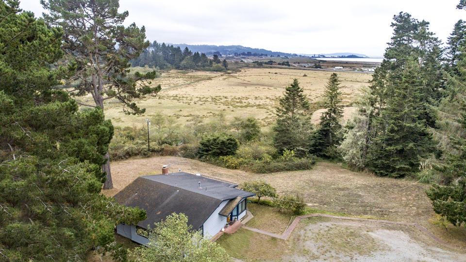 2084 Sunset Eureka, CA 95503 - Photo 46 of 49