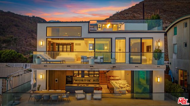 $8,495,000 | 18954 Pacific Coast Highway, Malibu, CA 90265