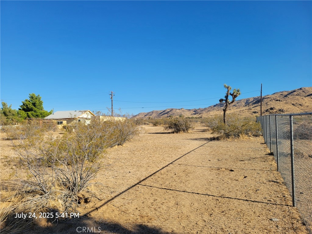 27177 Cahuilla Road Apple Valley, CA 92307 - Photo 14 of 75