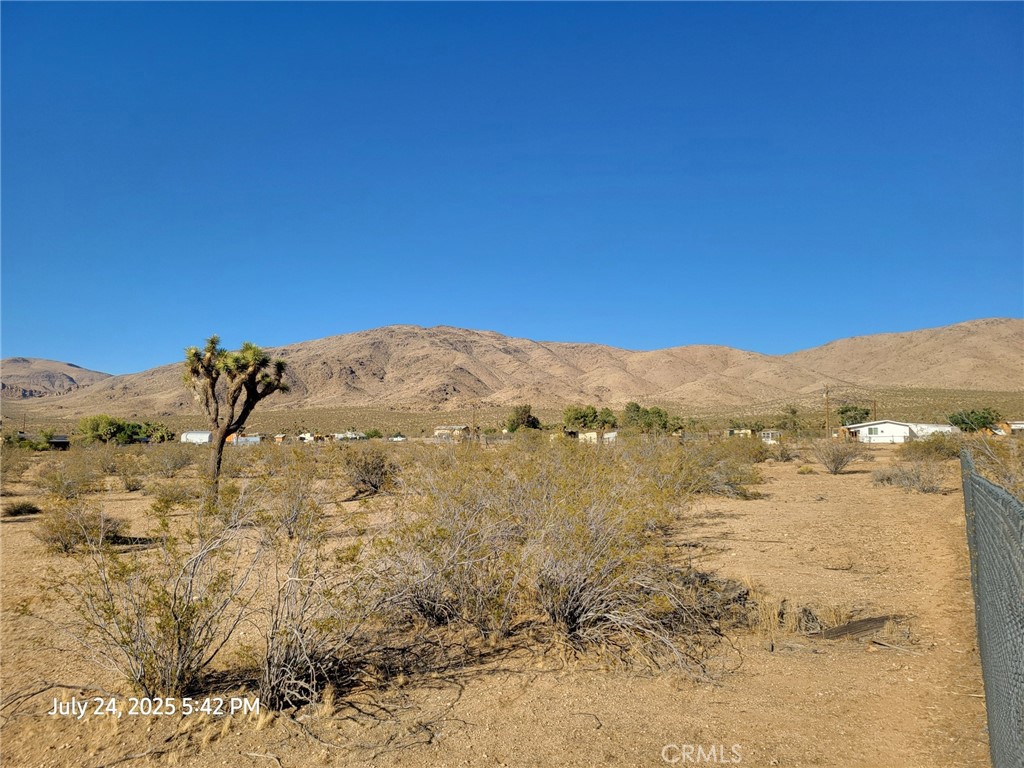 27177 Cahuilla Road Apple Valley, CA 92307 - Photo 21 of 75 a view of mountain view with mountains in the background