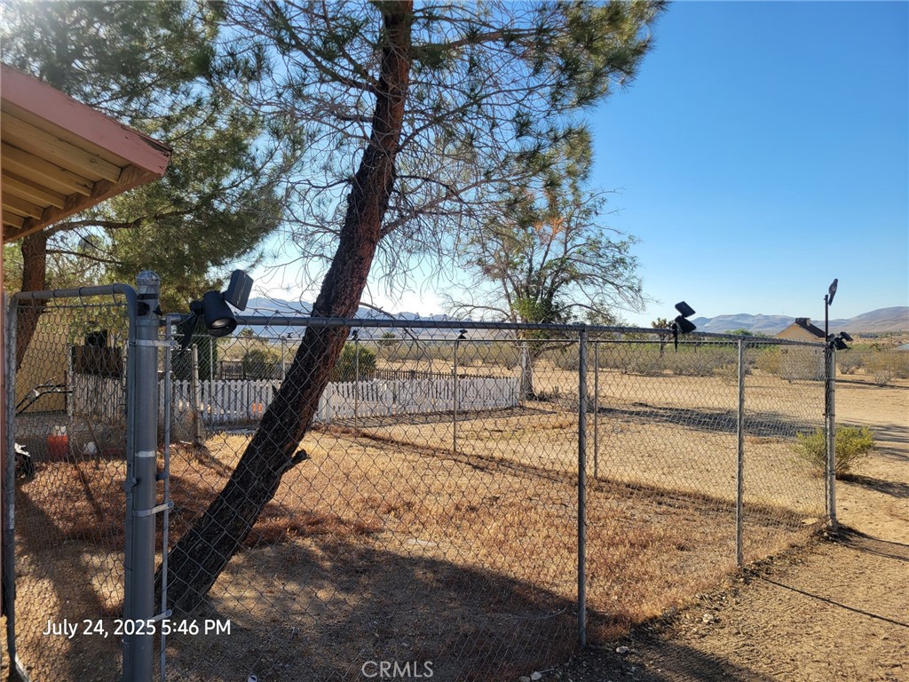 27177 Cahuilla Road Apple Valley, CA 92307 - Photo 38 of 75 a view of a forest
