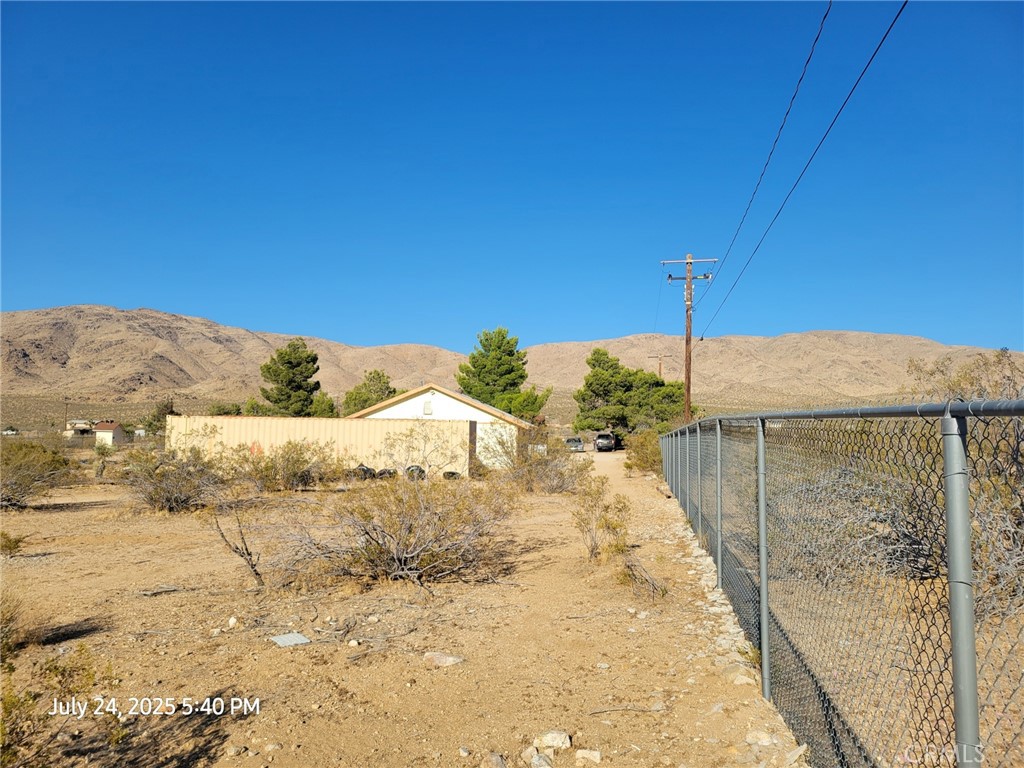 27177 Cahuilla Road Apple Valley, CA 92307 - Photo 10 of 75