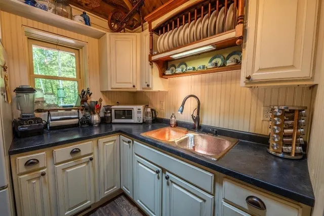 $444,900 | N12203 Bear Cave Road, Athelstane, WI 54104