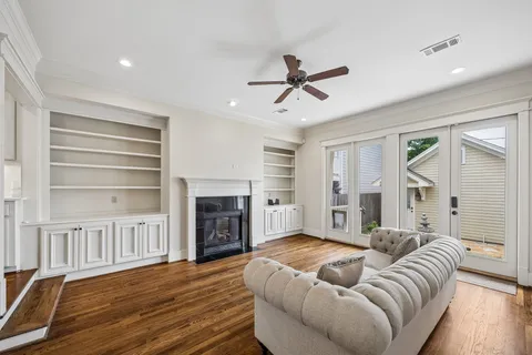 $779,800 | 227 West 24th Street, Houston, TX 77008