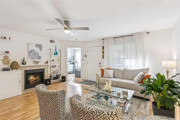 $159,900 | 415 Lakepointe Drive, Unit 103, Altamonte Springs, FL 32701