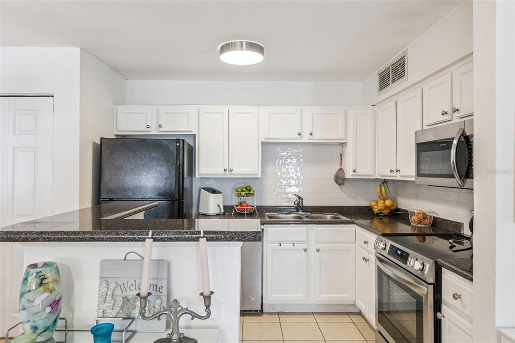 415 Lakepointe Drive, Unit 103 Altamonte Springs, FL 32701 - Photo 8 of 12