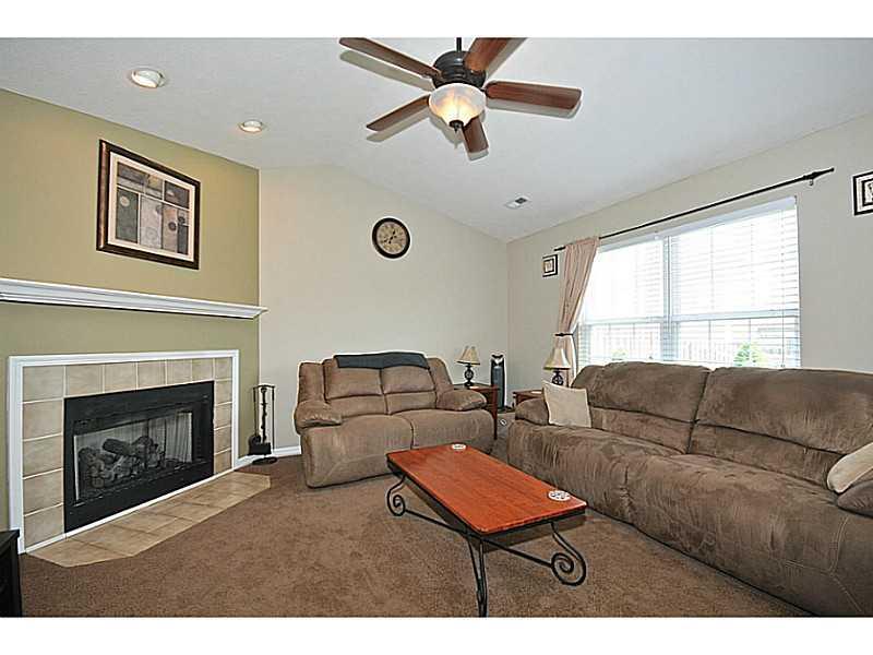 14937 Oak Road Carmel, IN 46033 - Photo 3 of 24