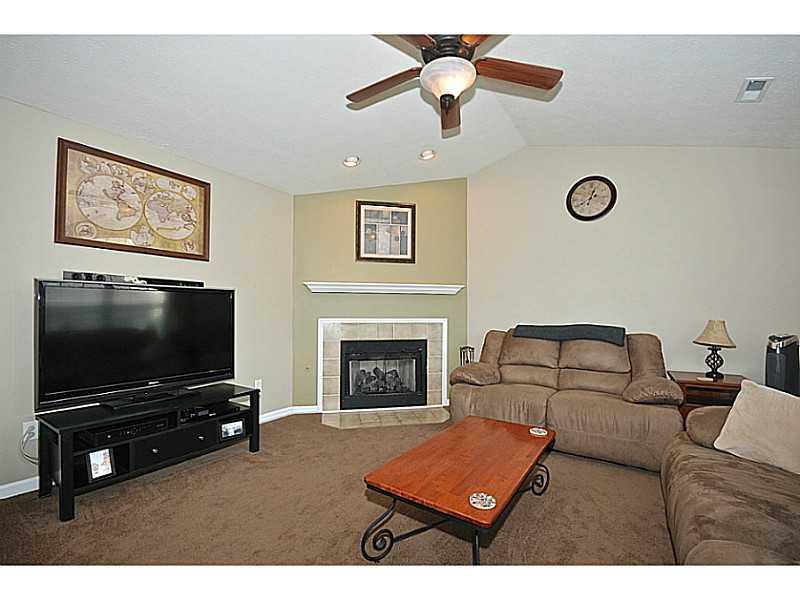 14937 Oak Road Carmel, IN 46033 - Photo 4 of 24