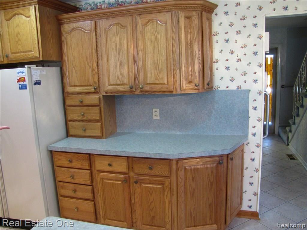 5316 North Georgetown Road Grand Blanc, MI 48439 - Photo 4 of 13 Kitchen2.JPG
