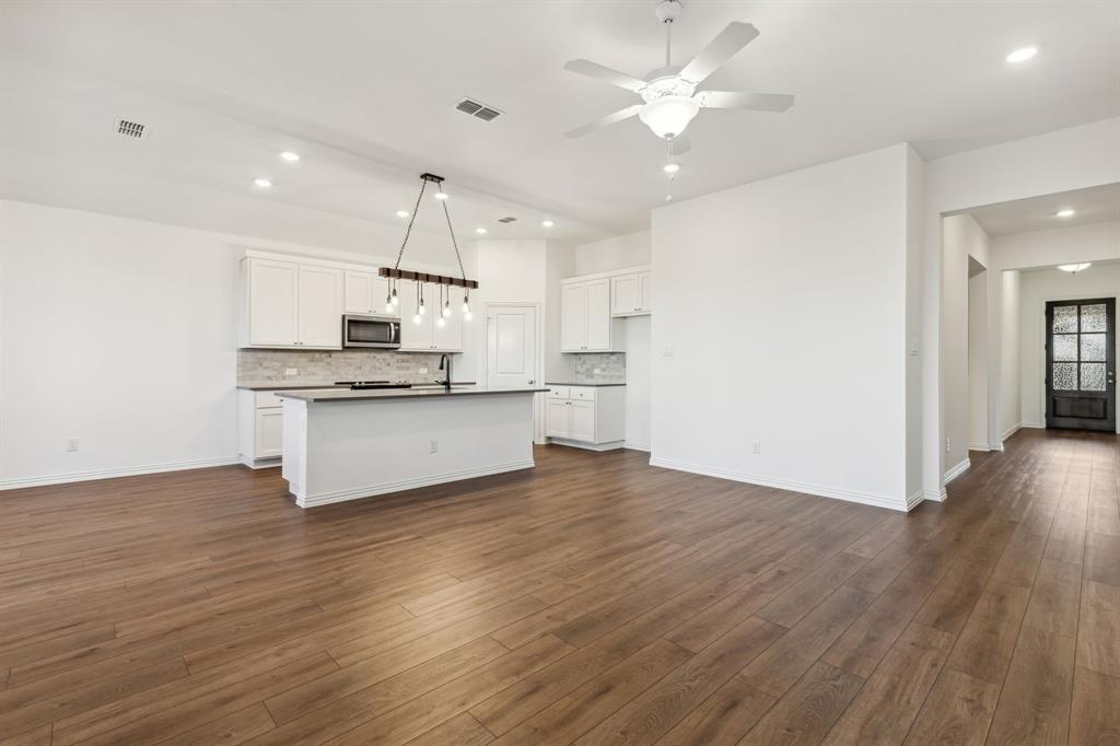 718 Declaration Drive Princeton, TX 75407 - Photo 4 of 25