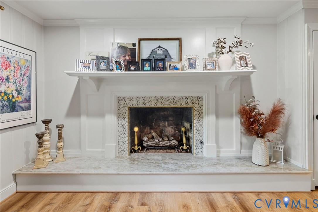 2360 Castlebridge Road Midlothian, VA 23113 - Photo 20 of 50 a living room with furniture and a fireplace