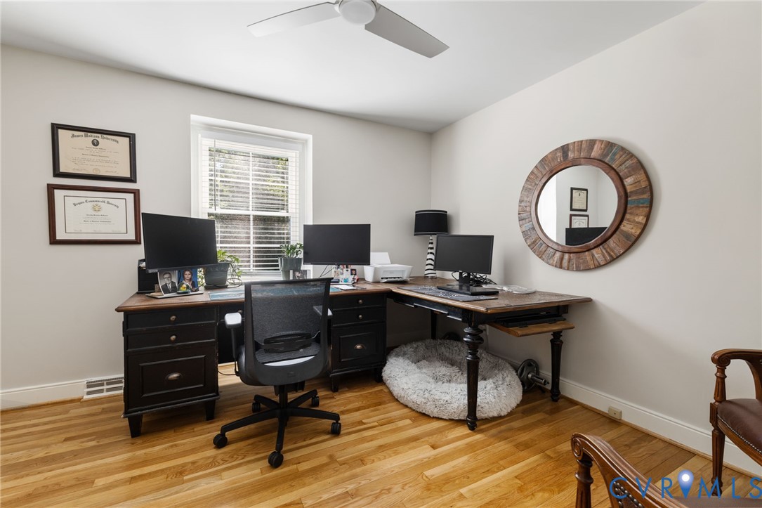 2360 Castlebridge Road Midlothian, VA 23113 - Photo 30 of 50 a workspace with furniture and wooden floor