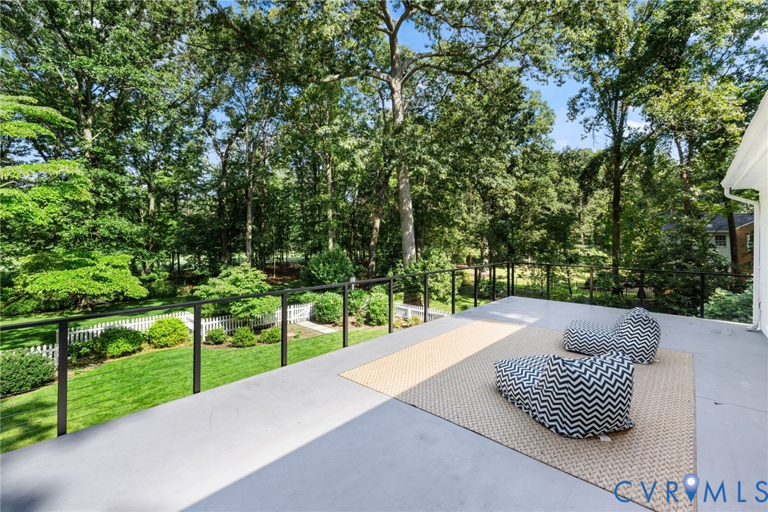 2360 Castlebridge Road Midlothian, VA 23113 - Photo 35 of 50 a view of a yard with plants and trees