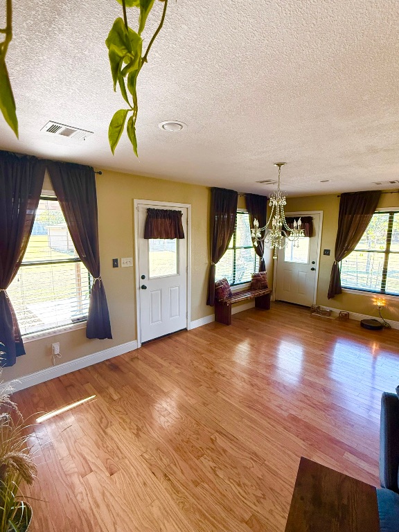 211 Rabbit Hollow Lane Georgetown, TX 78626 - Photo 13 of 32 Large dining area for the gatherings.