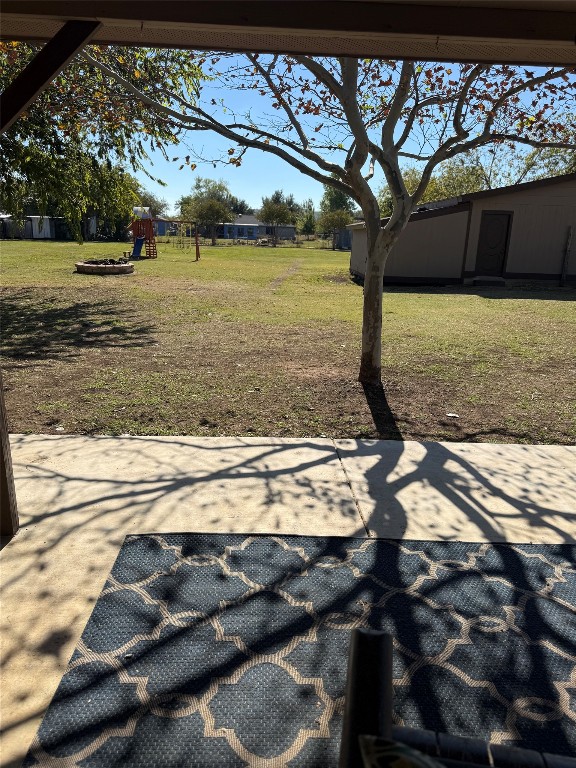 211 Rabbit Hollow Lane Georgetown, TX 78626 - Photo 27 of 32 covered back porch