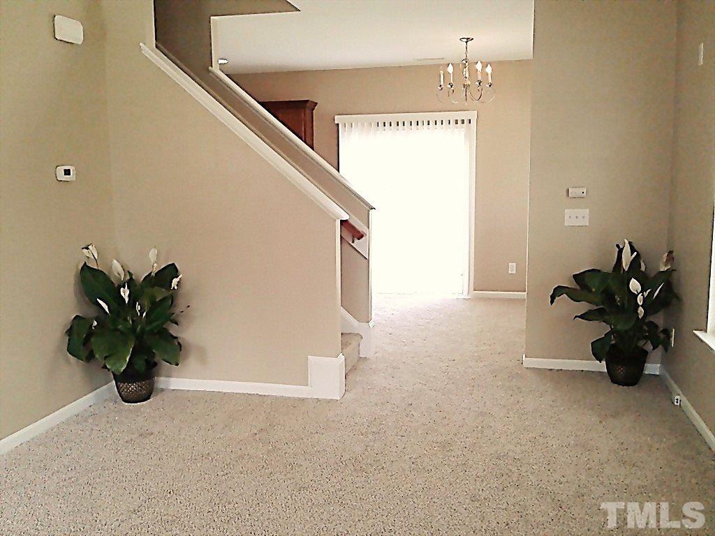 653 Smith Ridge Way Fuquay-Varina, NC 27526 - Photo 5 of 11 Gallery Image 5