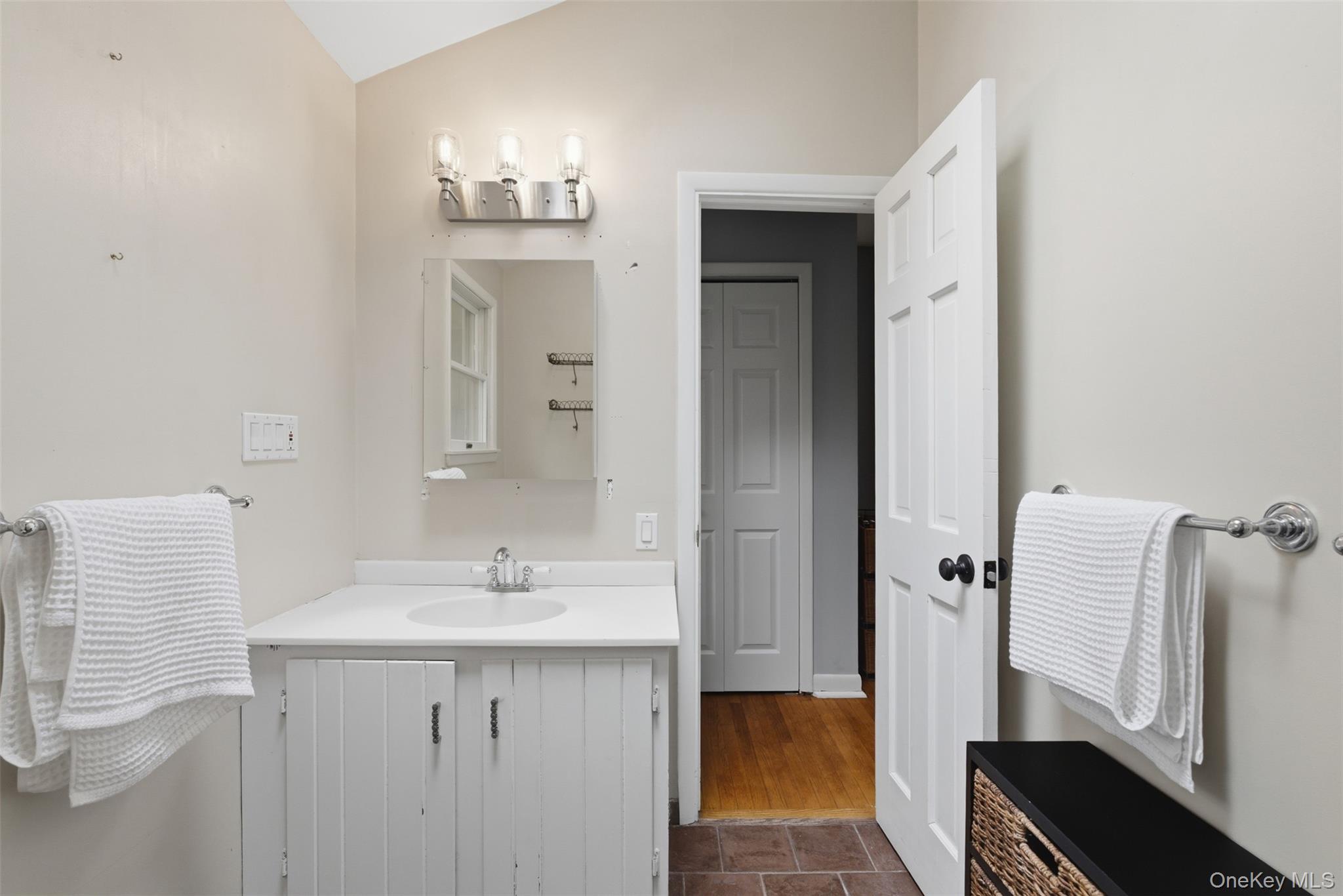 29 East Kinnicut Road Pound Ridge, NY 10576 - Photo 28 of 45