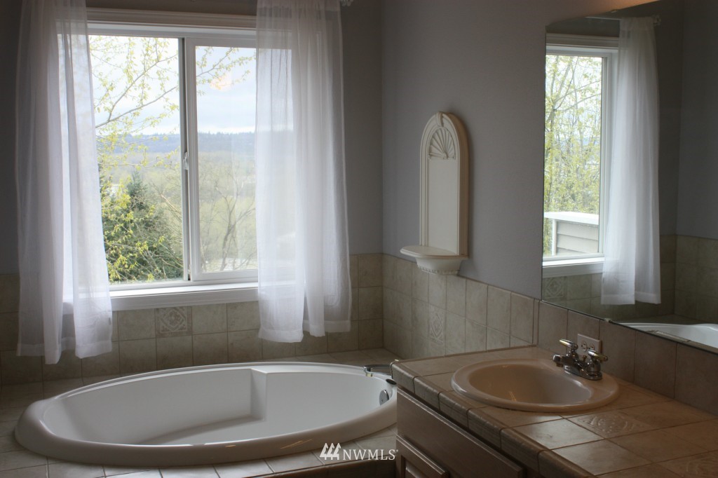2107 Davis Avenue South Renton, WA 98055 - Photo 12 of 19