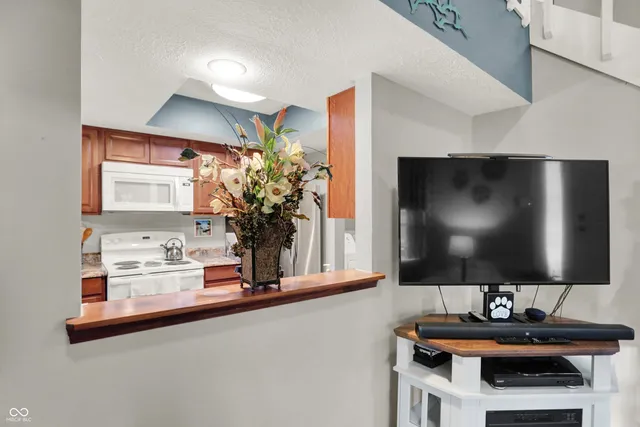 $170,000 | 7813 Hunters Path, Indianapolis, IN 46214