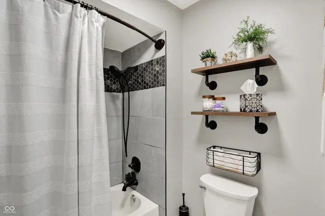 $170,000 | 7813 Hunters Path, Indianapolis, IN 46214