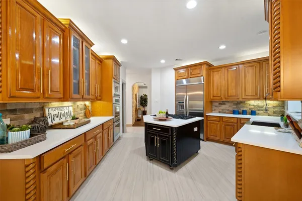 $975,000 | 10332 Hunter Creek Lane, Conroe, TX 77304