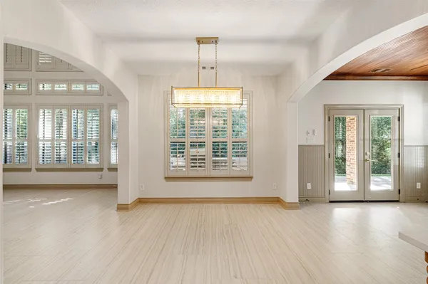 $975,000 | 10332 Hunter Creek Lane, Conroe, TX 77304