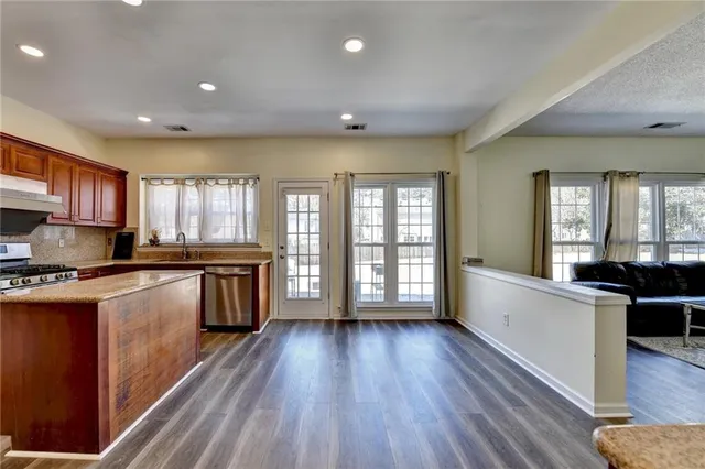 $2,999 | 435 Leasingham Way, Duluth, GA 30097