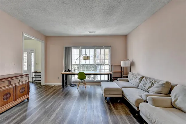 $2,999 | 435 Leasingham Way, Duluth, GA 30097