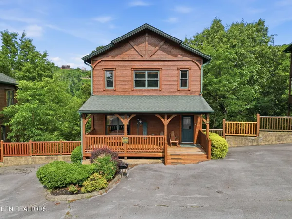 $875,000 | 826 Great Smoky Way, Gatlinburg, TN 37738
