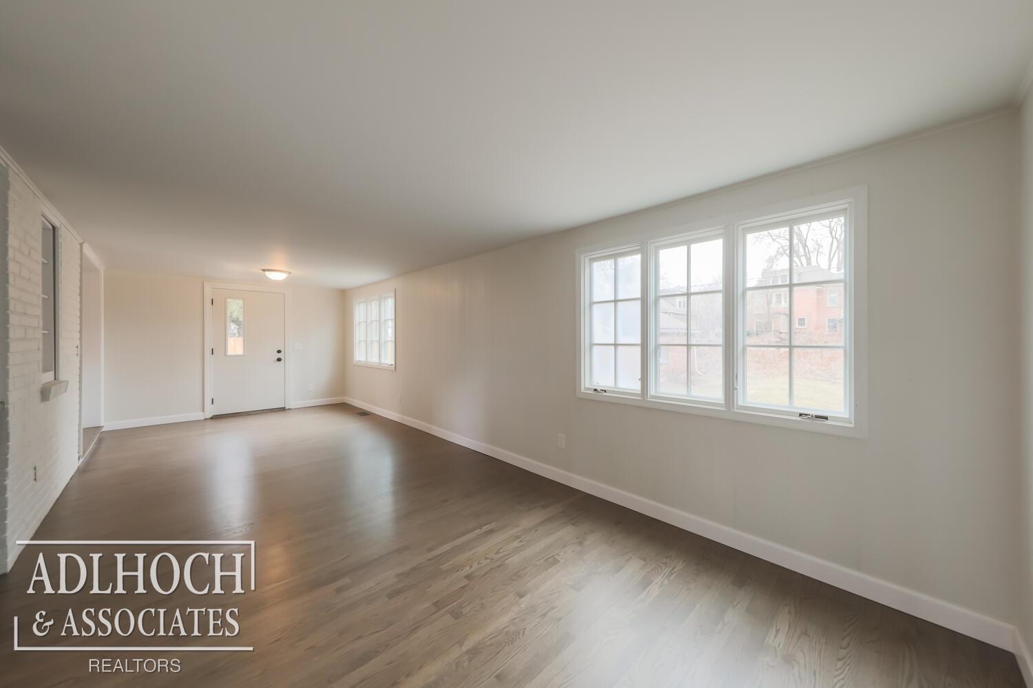 1040 Whittier Road Grosse Pointe Park, MI 48230 - Photo 5 of 17