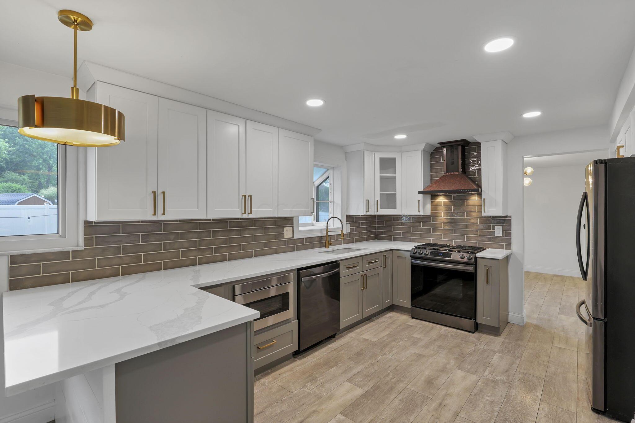 154 Landover Road Columbus, OH 43230 - Photo 13 of 47 Kitchen