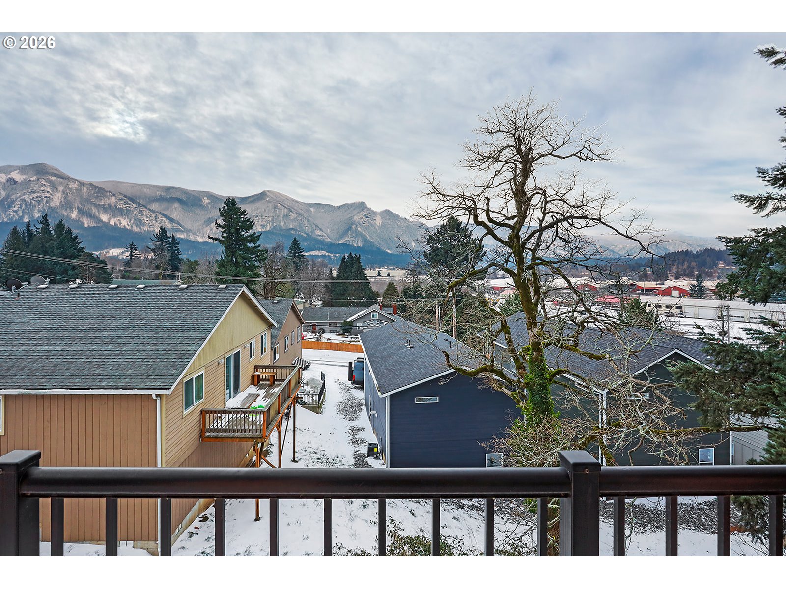 41 Lasher Street, Unit C4 Stevenson, WA 98648 - Photo 12 of 48 a view of houses with sky view