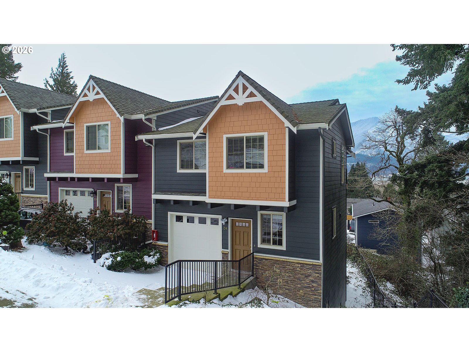 41 Lasher Street, Unit C4 Stevenson, WA 98648 - Photo 42 of 48 a house view with a outdoor space