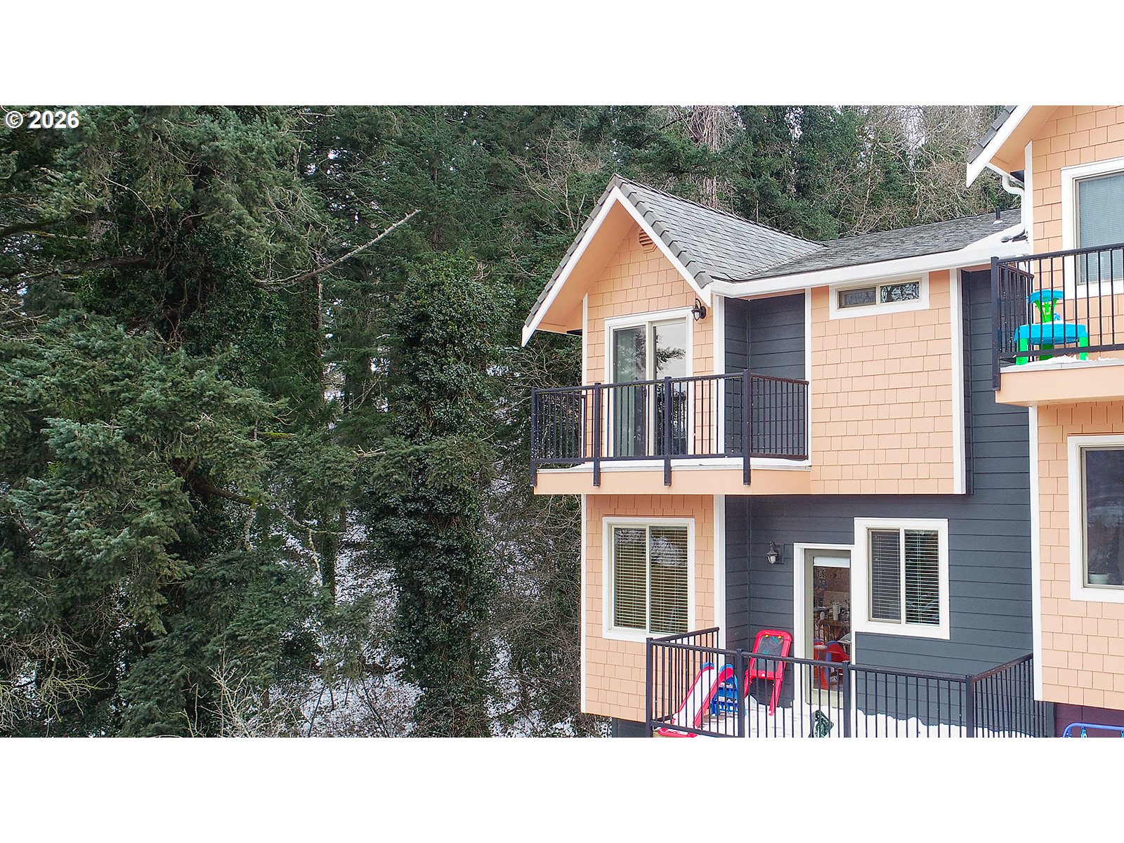 41 Lasher Street, Unit C4 Stevenson, WA 98648 - Photo 44 of 48 a view of a house with a backyard