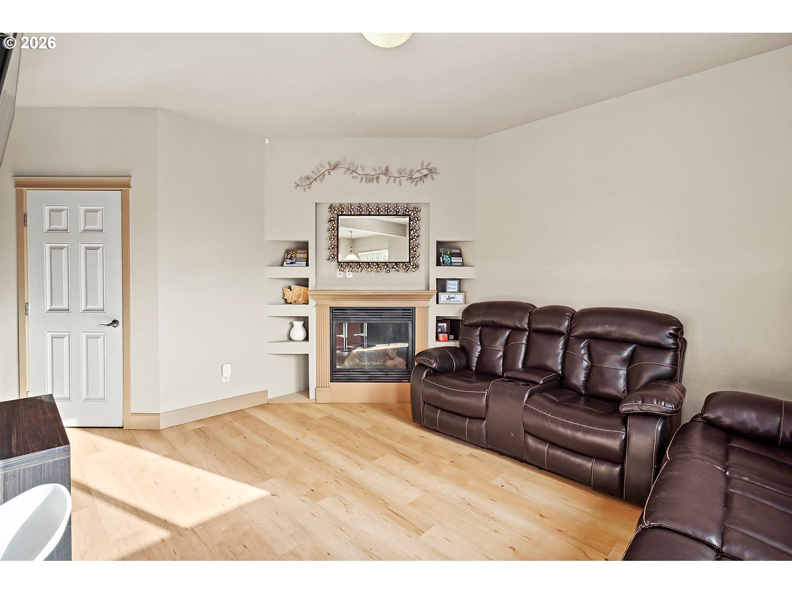 41 Lasher Street, Unit C4 Stevenson, WA 98648 - Photo 9 of 48 a living room with furniture and a couch