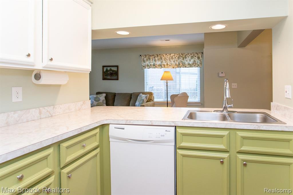 1501 Meadowside Drive Rochester Hills, MI 48307 - Photo 14 of 43