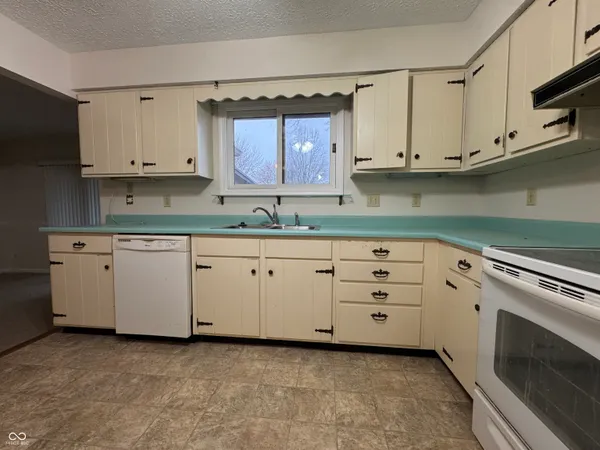 $1,795 | 488 Orchardview Drive, Greenwood, IN 46142