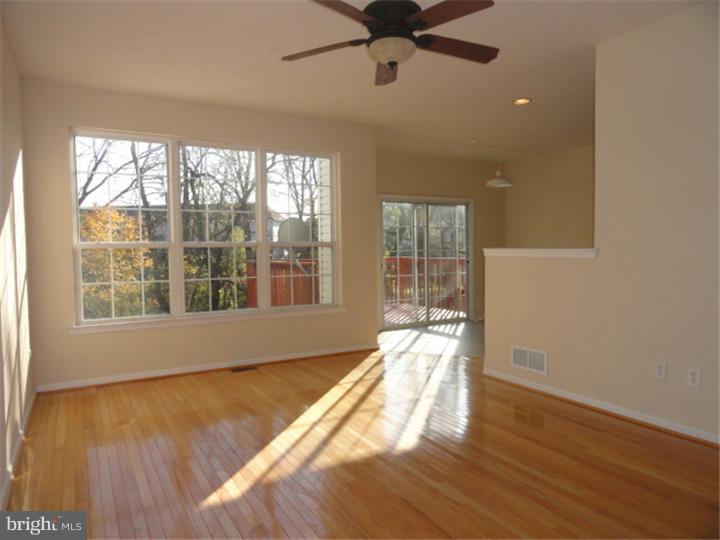 36 Threadleaf Terrace Burlington, NJ 08016 - Photo 3 of 11 Great Room