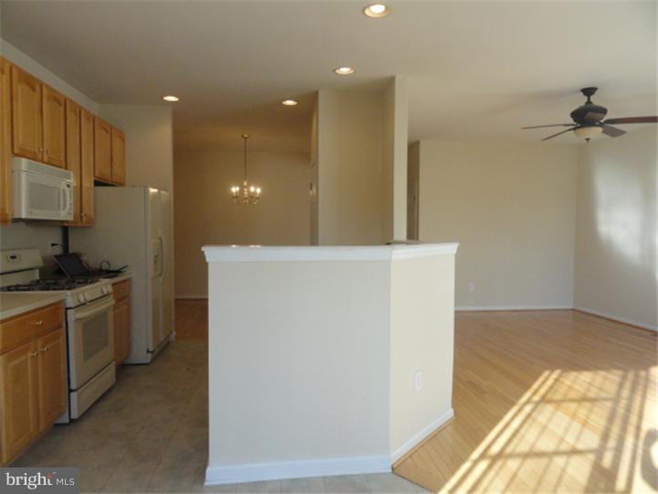 36 Threadleaf Terrace Burlington, NJ 08016 - Photo 5 of 11 Kitchen