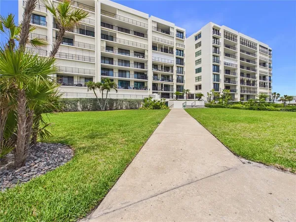 $3,600 | 1400 Gulf Boulevard, Unit 212, Clearwater Beach, FL 33767