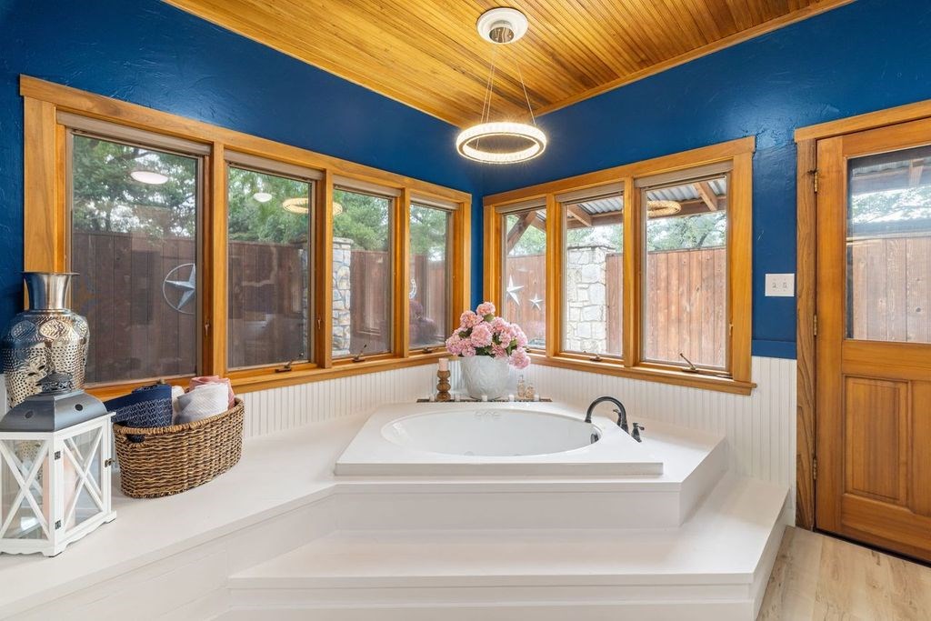 257 Encino Loop Kerrville, TX 78028 - Photo 18 of 92