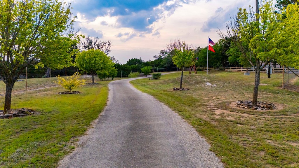 257 Encino Loop Kerrville, TX 78028 - Photo 40 of 92