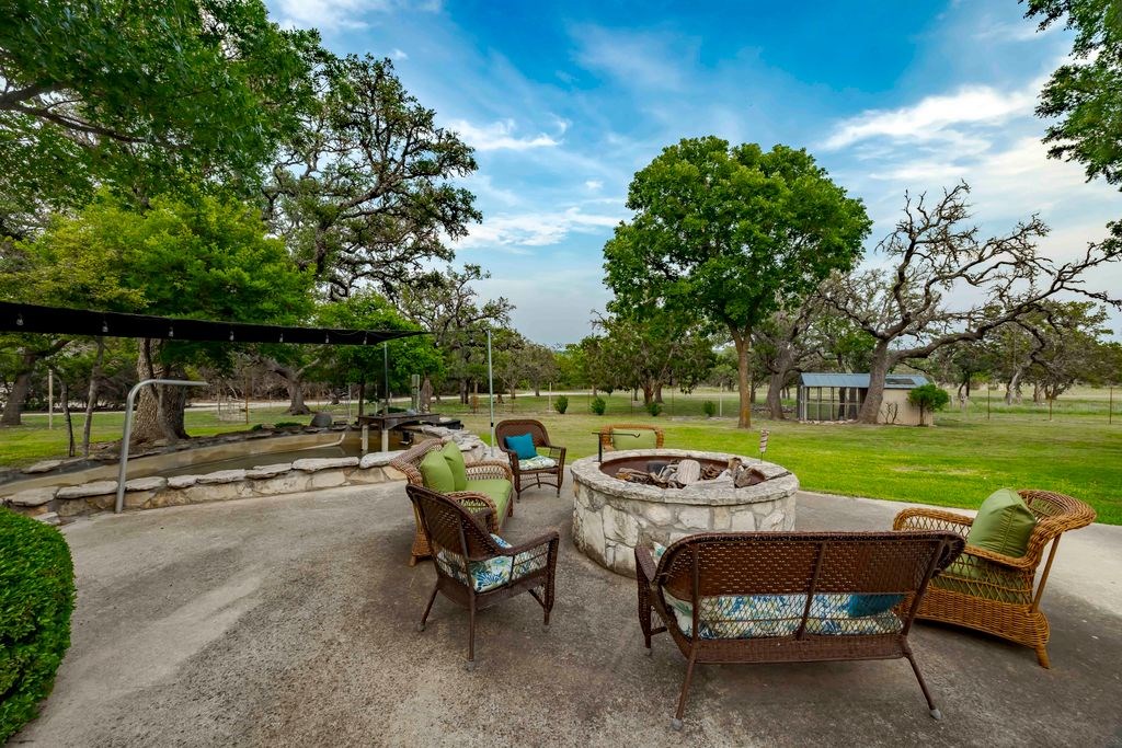 257 Encino Loop Kerrville, TX 78028 - Photo 48 of 92