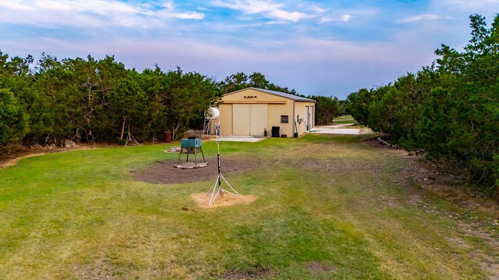 257 Encino Loop Kerrville, TX 78028 - Photo 63 of 92 a view of a indoor basketball court