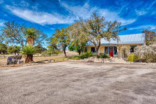 $1,200,000 | 257 Encino Loop, Kerrville, TX 78028