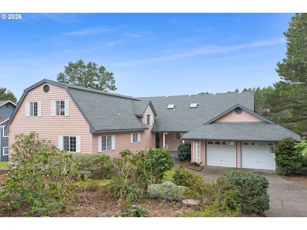 $569,000 | 26 Ocean Dunes Drive, Florence, OR 97439