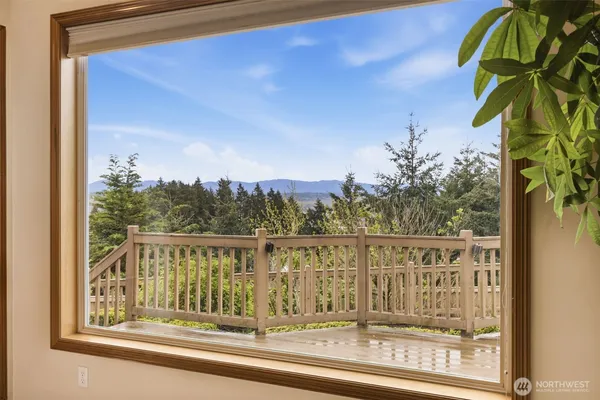 $997,000 | 1104 V Street Northwest, Auburn, WA 98001